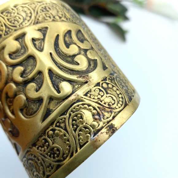 Vintage Etched Brass Open Cuff Wide Bangle Boho - Picture 7 of 9